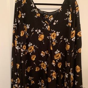 Super pretty flowy blouse